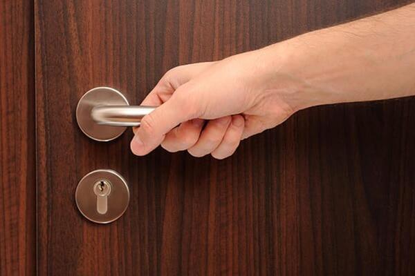 image of How to Clean Your Door Handles
